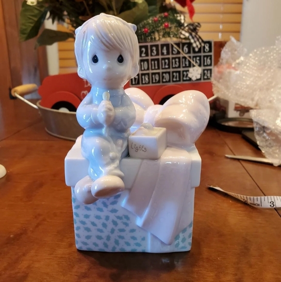 Precious Moments Other - Precious Moments Childs Night Light Figurine